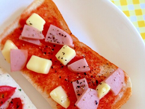 チーズと魚肉ソーセージのトースト♡